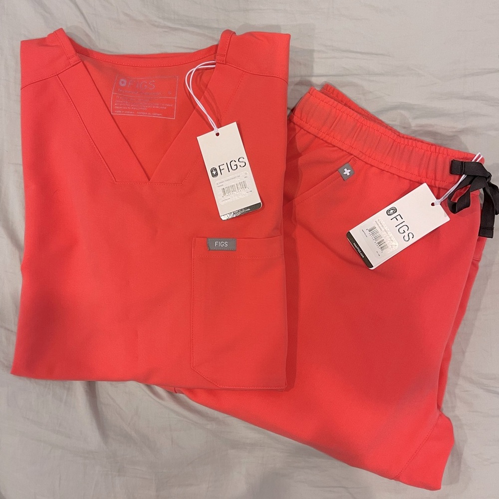 NWT FIGS SET in HOT CORAL